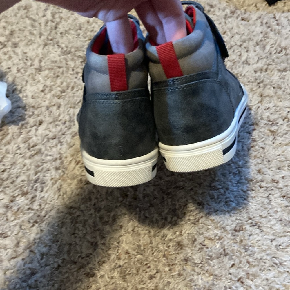 Sonoma size 5 boys shoes - Picture 4 of 5